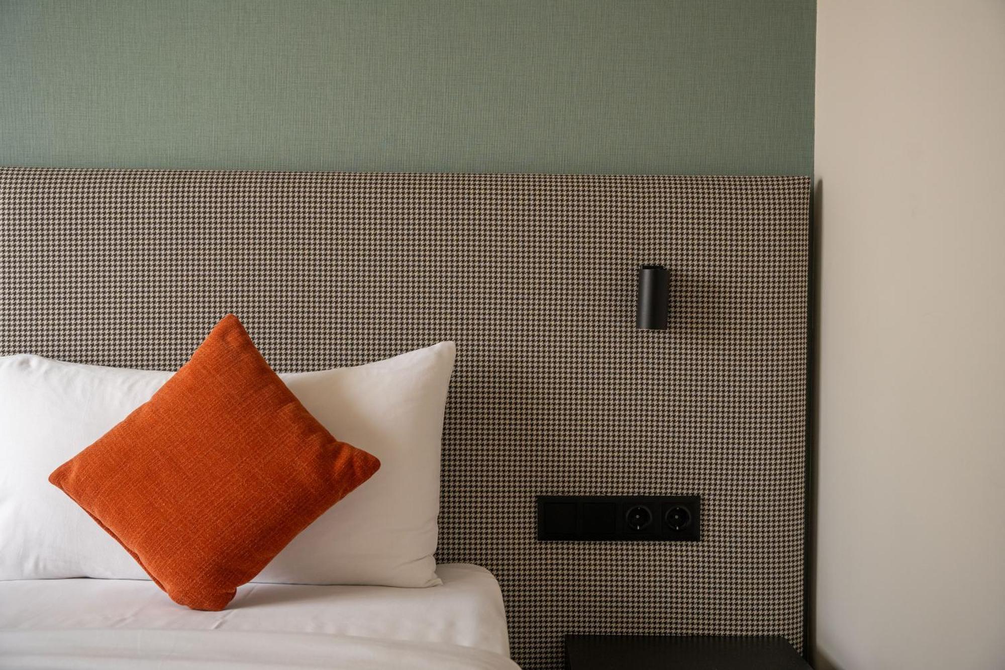 Escala & Hotel 4*