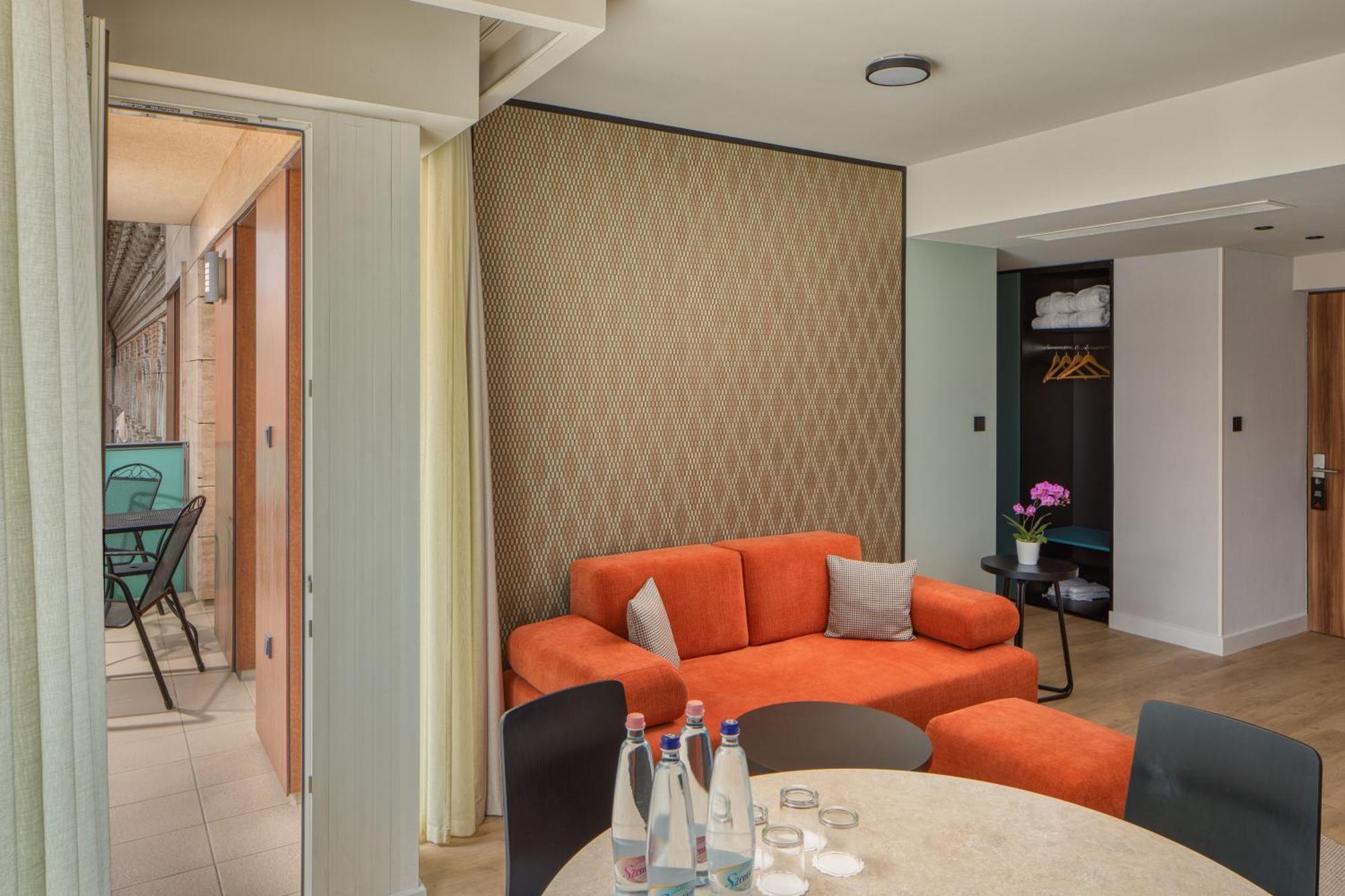 Escala & 4* Budapeszt