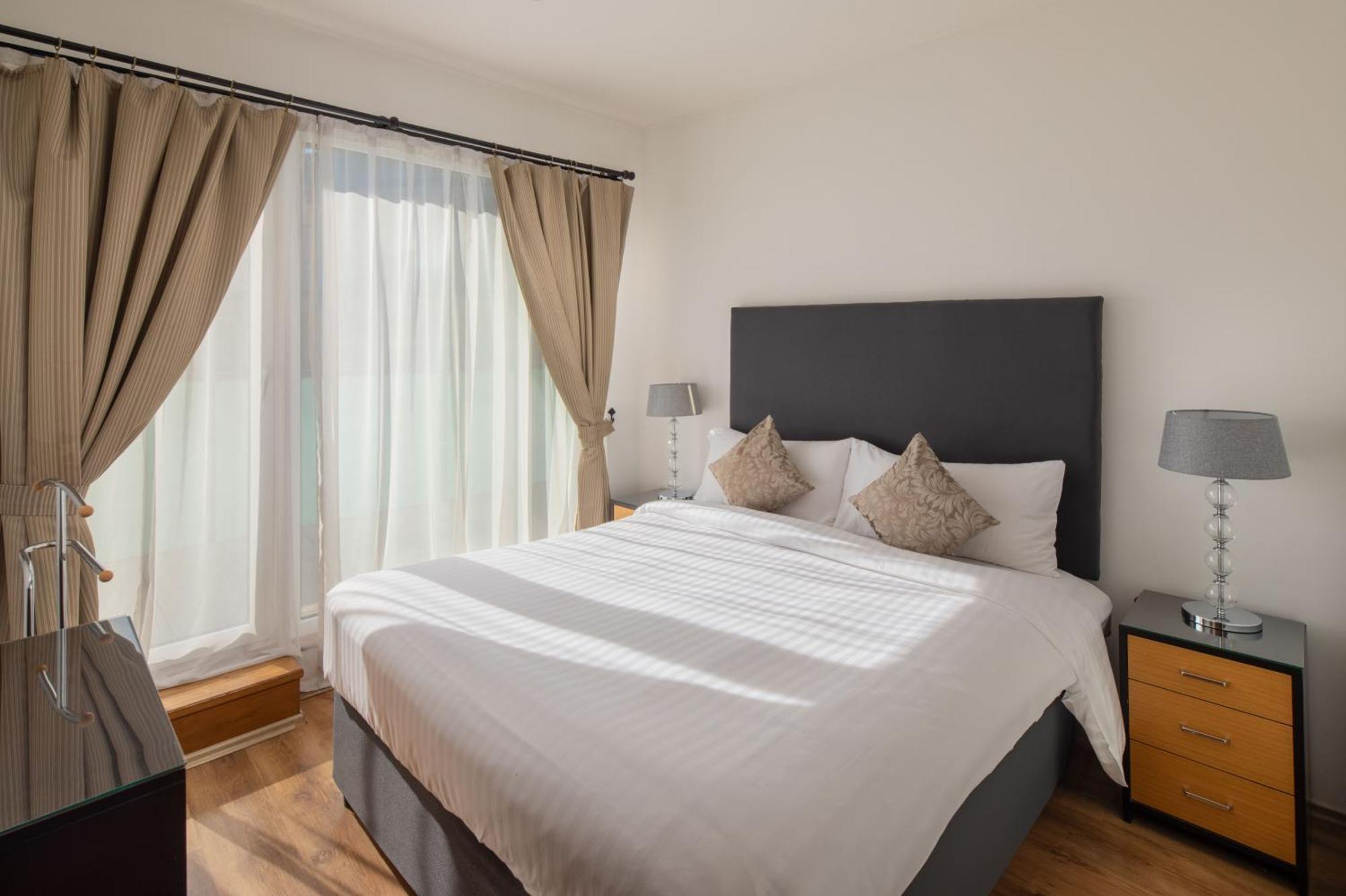Escala & Hotel 4*