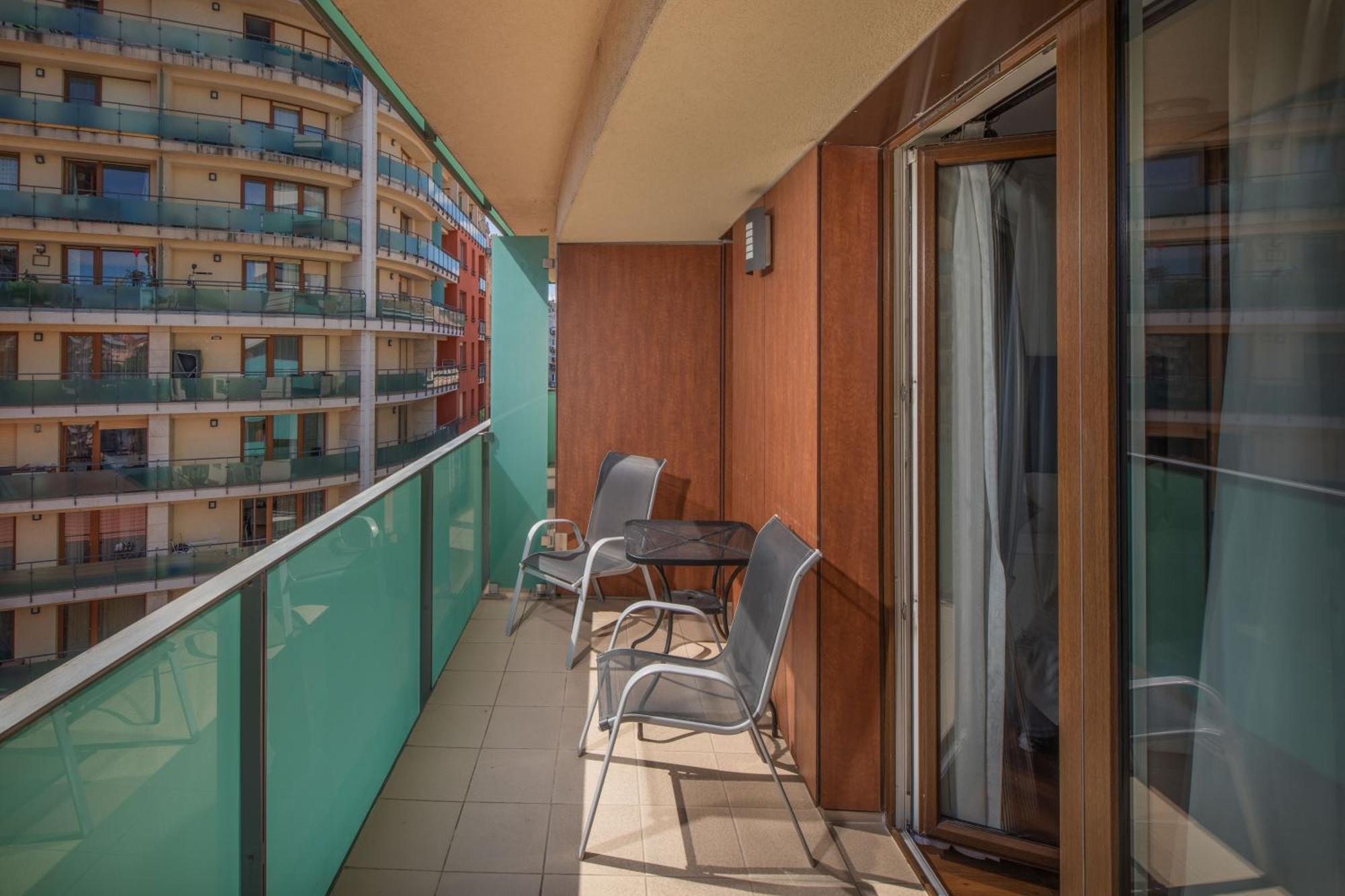 Hotel Escala & 4*