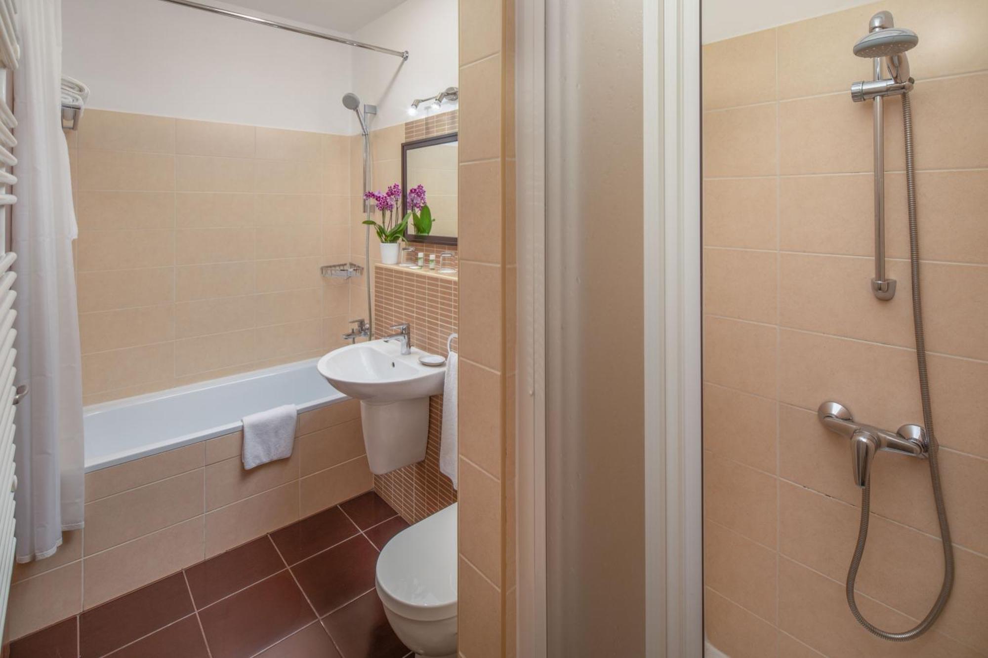 Escala & 4* Budapest