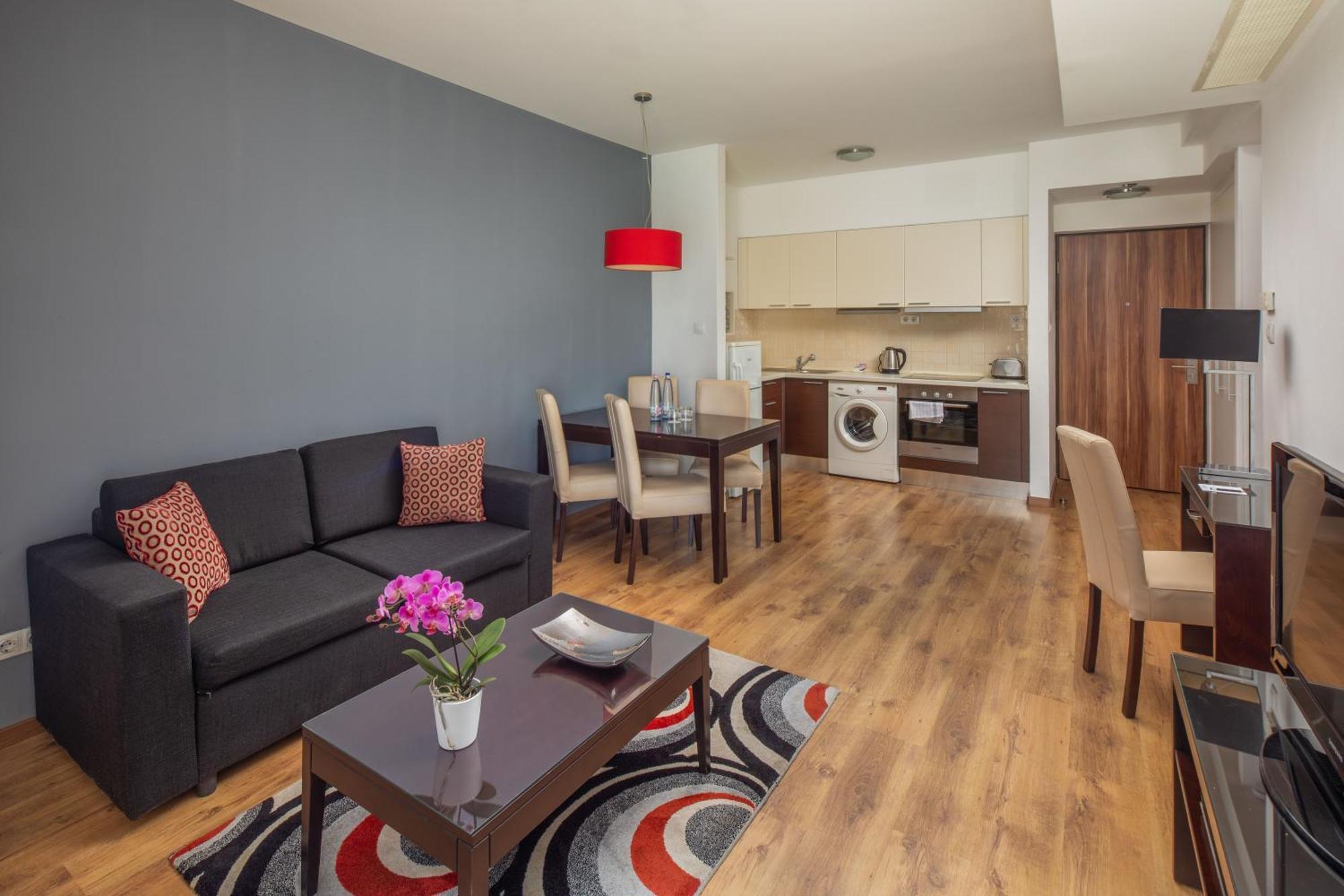 Hotel Escala & 4*