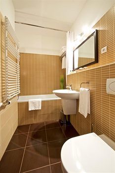 Hotel Escala & 4*