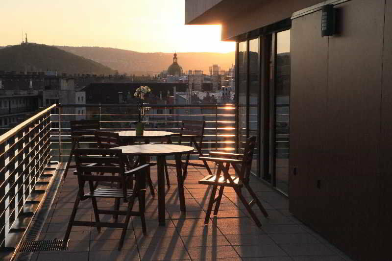Escala & Hotel 4*